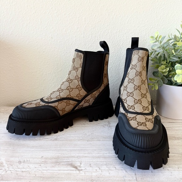 New Gucci GG Supreme Women Chelsea Boots, Size 39, US 9 - Picture 8 of 11